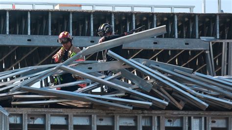 3 Workers Sent To Hospital After Partial Roof Collapse Of Houston Hotel 3 Workers Sent To Hospital After Partial Roof Collapse Of Houston Hotel