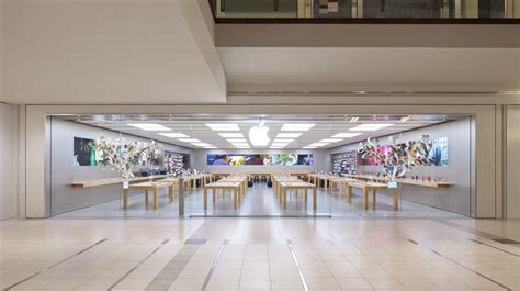Apple Hires Labor Busting Lawyers To Fight Employees Efforts To