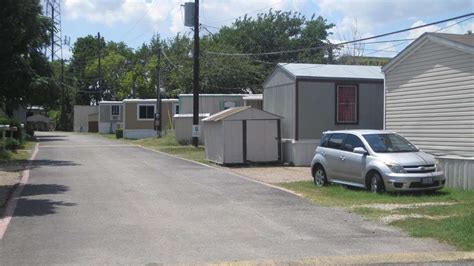 Dallas Mobile Home Park Living