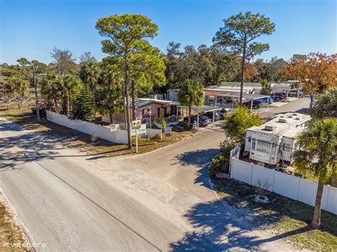 Gulf Breeze Mobile Home Park Living