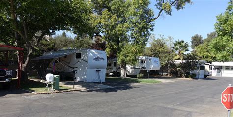 Imperial Manor Mobile Home Park Living