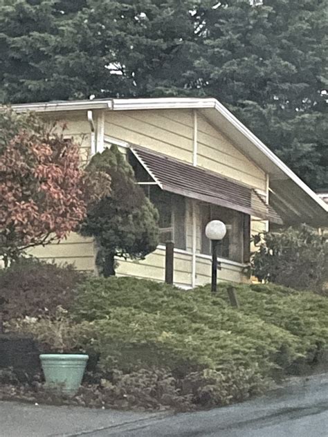 Leisure Estates Mobile Home Park Living