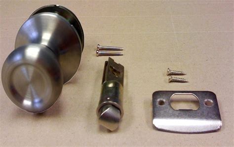 5 Mobile Home Door Hardware Tips