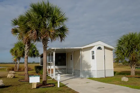 Mobile Home Parks Not The Cheap Retirement Dream Bankrate Com Mobile Home Parks Not The Cheap Retirement Dream Bankrate Com