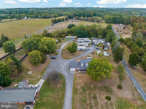 Royal Mobile Home Park Living