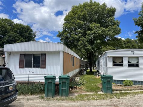 Starlight Mobile Home Park Living
