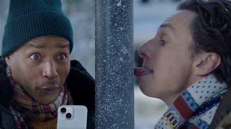 T Mobile Commercial 2022 Zach Braff Donald Faison Iphone 14 Lamppost T Mobile Commercial 2022 Zach Braff Donald Faison Iphone 14 Lamppost
